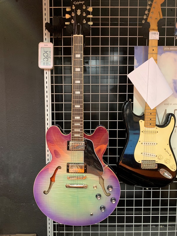 Epiphone ES-335 Figured IGの画像